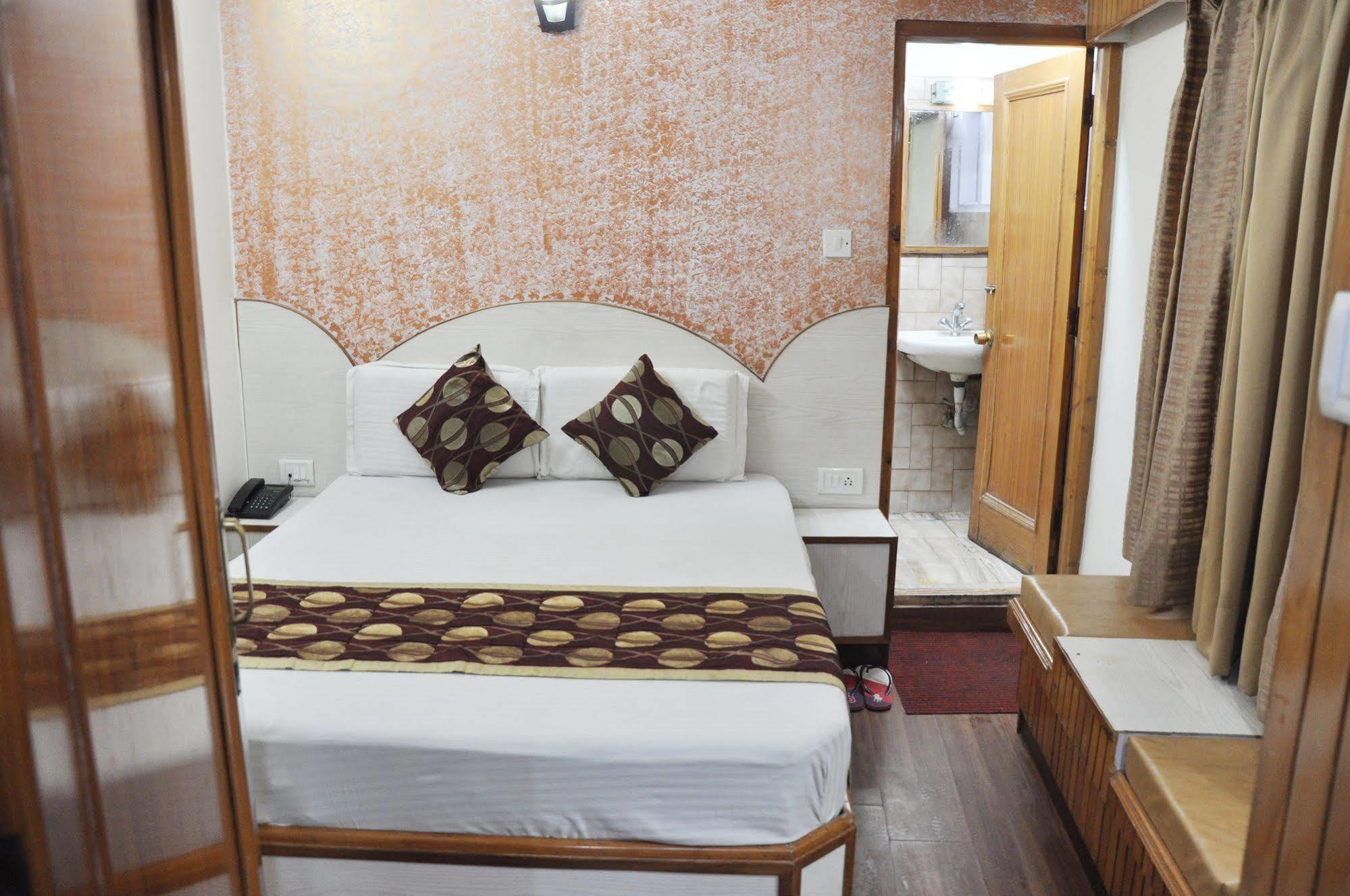Hotel Sidharath Shimla Eksteriør bilde