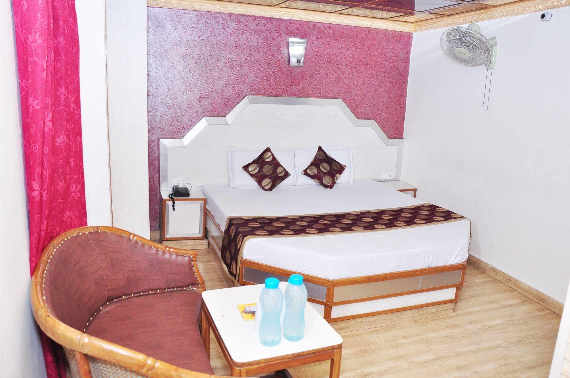 Hotel Sidharath Shimla Eksteriør bilde