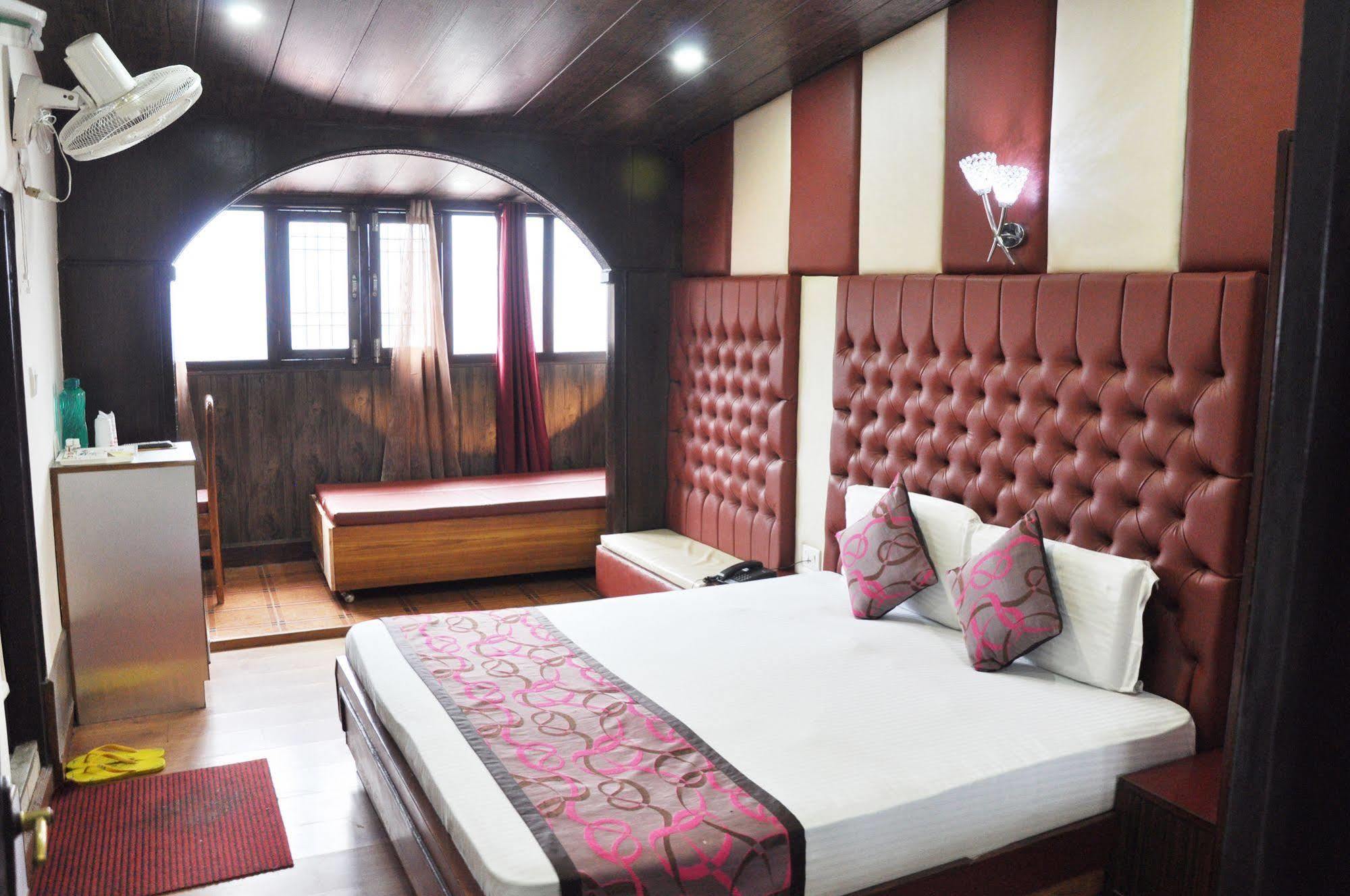 Hotel Sidharath Shimla Eksteriør bilde