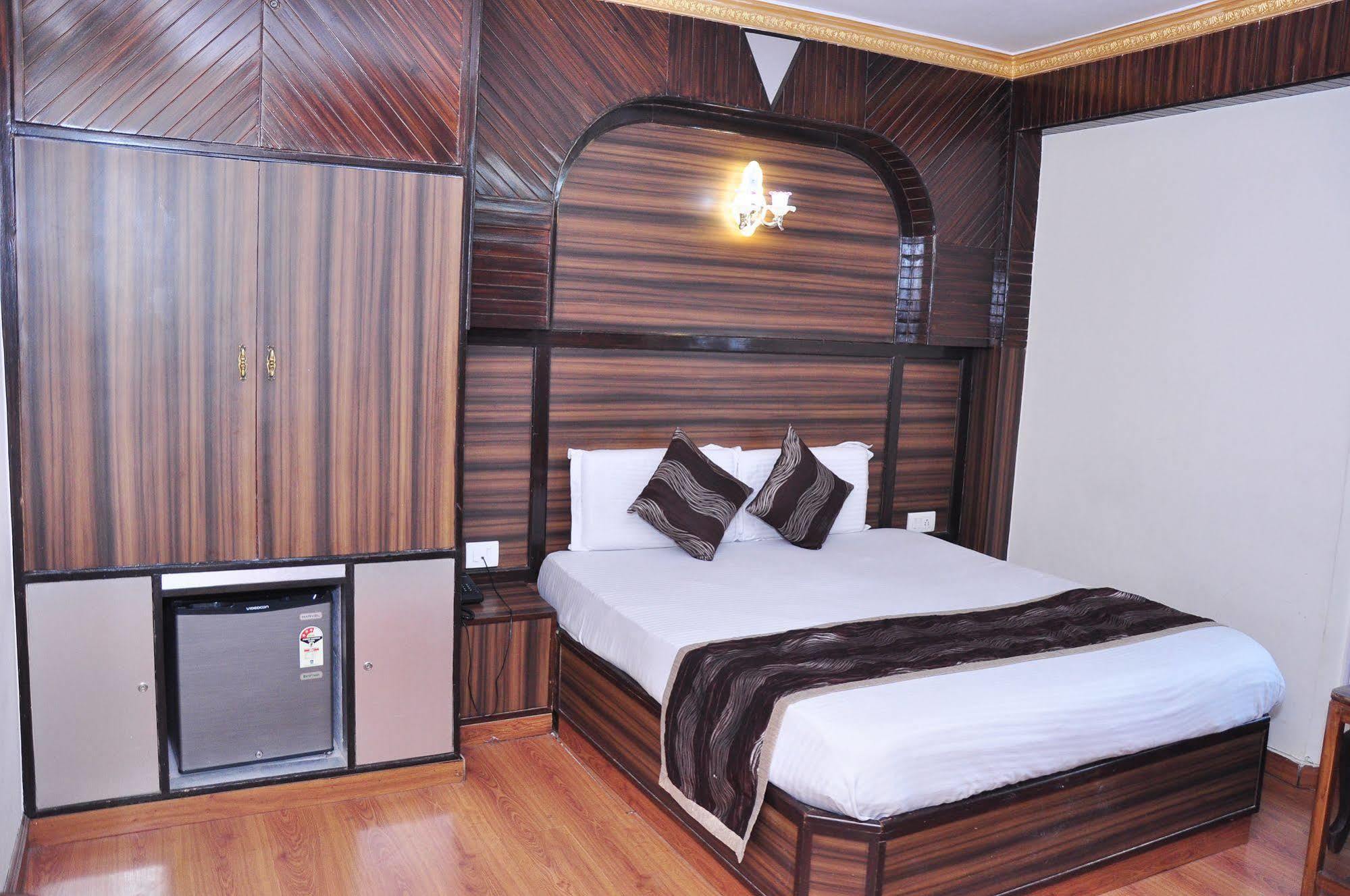 Hotel Sidharath Shimla Eksteriør bilde